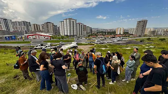 Büyükşehir, 300 fidanı toprakla buluşturdu