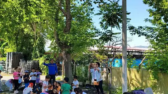 Büyükşehir, 300 fidanı toprakla buluşturdu