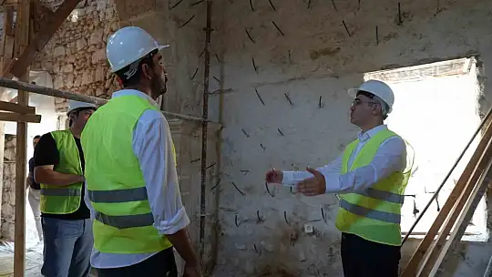 Büyükşehir, 6 şubat depremlerinden etkilenen tarihi Boğazkesen Camii'nin yaralarını sarıyor