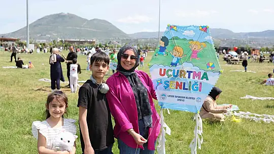 Büyükşehir, baharın renklerini uçurtmalarla gökyüzüne yansıttı