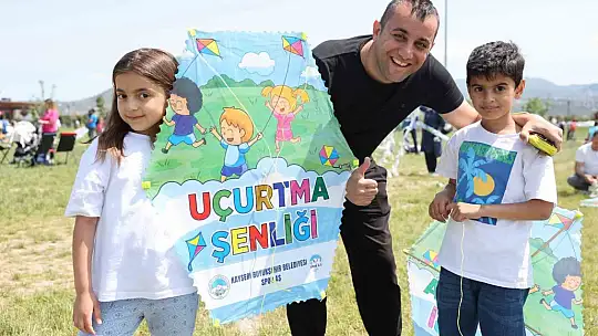 Büyükşehir, baharın renklerini uçurtmalarla gökyüzüne yansıttı