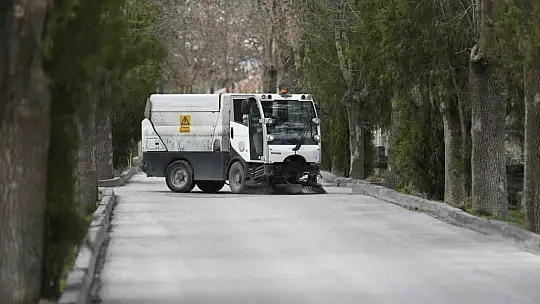 Büyükşehir Belediyesi, mezarlıkları bayram ziyaretine hazırladı