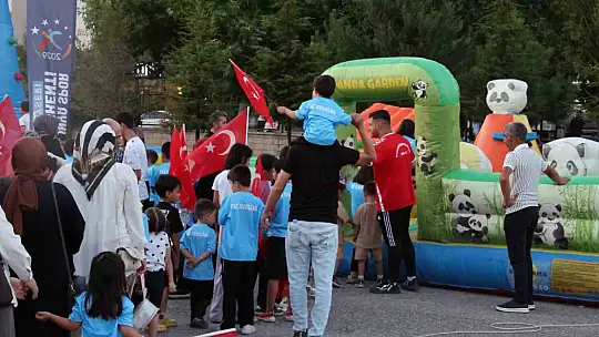 Büyükşehir Belediyesi Spor A.Ş., Âşık Seyrani Festivali'nde miniklerin neşesine ortak oldu