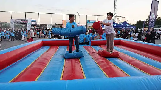 Büyükşehir Belediyesi Spor A.Ş., Âşık Seyrani Festivali'nde miniklerin neşesine ortak oldu