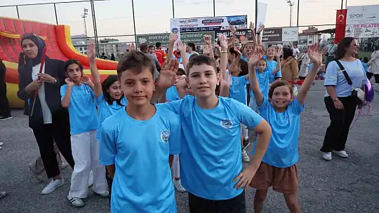 Büyükşehir Belediyesi Spor A.Ş., Âşık Seyrani Festivali'nde miniklerin neşesine ortak oldu
