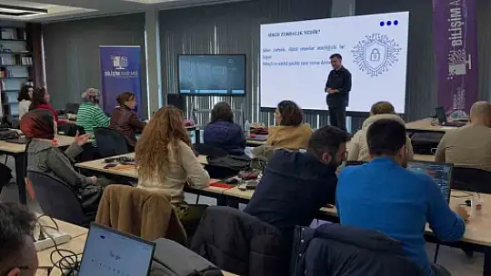 Büyükşehir Bilişim Akademisi'nden öğretmenlere siber güvenlik eğitimi