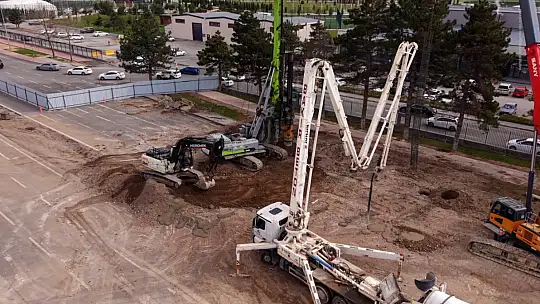 Büyükşehir'de pazar günü de durmak yok: Kartal Katlı Kavşağı'nda hummalı çalışma