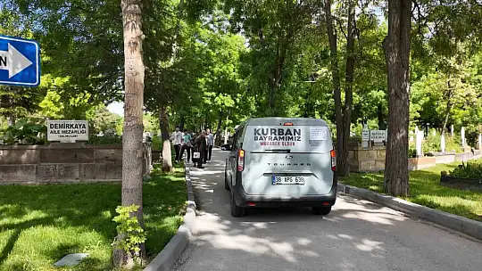 Büyükşehir'den Kurban Bayramı'nda mezarlıklarda insan odaklı örnek hizmet