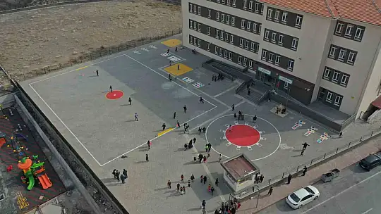 Büyükşehir'den okul bahçelerine renk, öğrencilere enerji katan uygulama