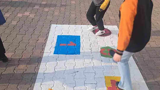 Büyükşehir'den okul bahçelerine renk, öğrencilere enerji katan uygulama
