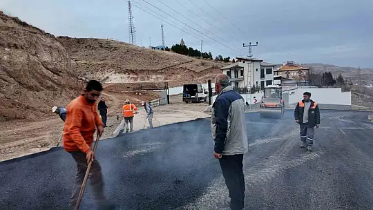 Büyükşehir'den Özvatan Küpeli Mahallesi'nde 5 bin 300 ton sıcak asfalt ile konforlu ulaşım