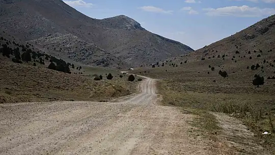 Büyükşehir'den Sarız ve Pınarbaşı kırsalında ulaşım hamlesi: Çavdar- Kırkgeçit arasında yol çalışması başladı