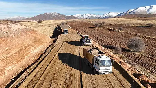 Büyükşehir'den Tomarza'nın kırsal bağlantı yoluna önemli çalışma