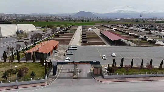 Büyükşehir'den üniversite öğrencilerine uygulamalı organik tarım eğitimi