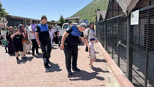 Büyükşehir Engelsiz Çocukevi'nin özel konukları, Atlı Polis Grup Amirliği'ne konuk oldu