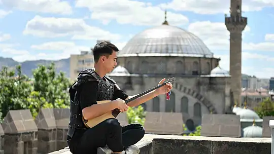 Büyükşehir ile Kayseri Kalesi'nde Kazak ezgileri yükseldi