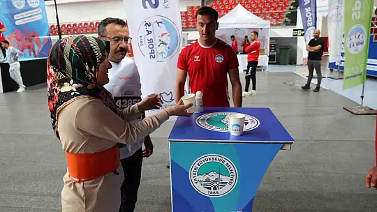 Büyükşehir'in Aile Yılı'na özel etkinliğinde aileler kıyasıya yarıştı