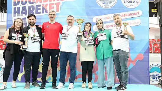 Büyükşehir'in Aile Yılı'na özel etkinliğinde aileler kıyasıya yarıştı