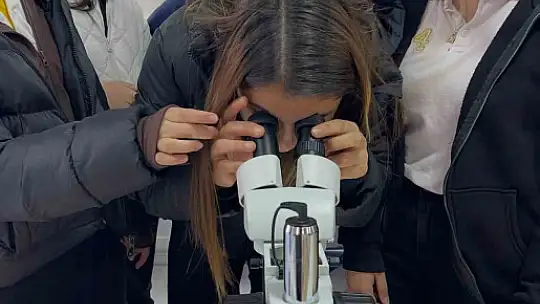 Büyükşehir'in Bilim ve Teknoloji Hizmeti Mobil Dijital Gençlik Merkezinin ilk durağı İncesu oldu