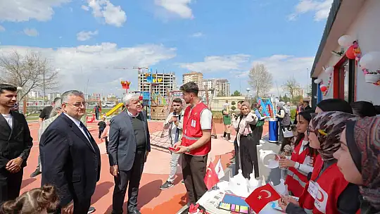 Büyükşehir'in çocuk kütüphanesinde 'Kayseri Kent Konseyi 23 Nisan' etkinliği