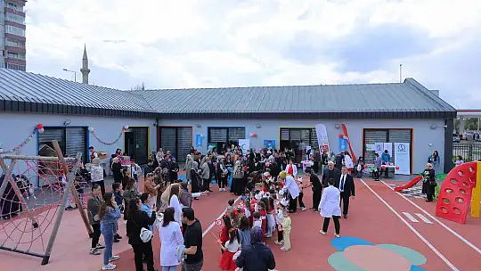 Büyükşehir'in çocuk kütüphanesinde 'Kayseri Kent Konseyi 23 Nisan' etkinliği