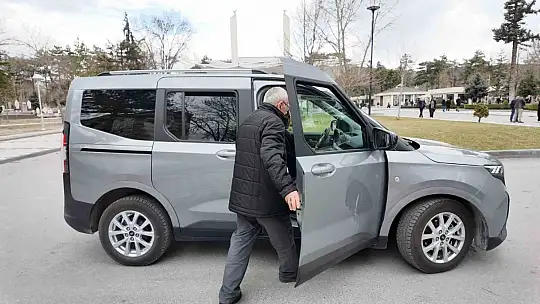 Büyükşehir'in kabir ziyareti hizmetine vatandaştan tam not