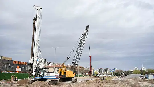 Büyükşehir'in Kartal Katlı Kavşağı Projesi'nde yoğun mesai