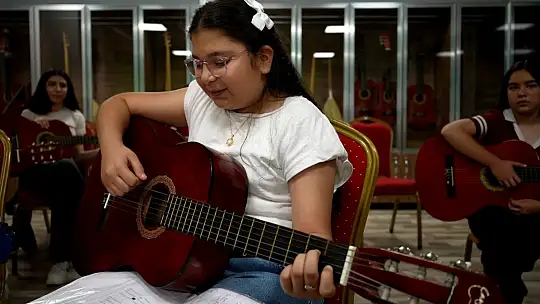 Büyükşehir'in KAYMEK Yaz Okulu'nda çocuklar eğlenerek öğreniyor