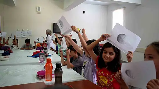 Büyükşehir'in KAYMEK Yaz Okulu'nda çocuklar eğlenerek öğreniyor