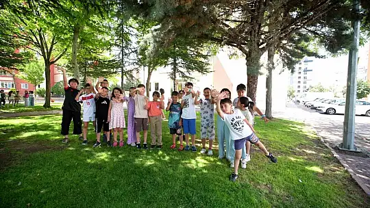 Büyükşehir'in KAYMEK Yaz Okulu'nda çocuklar eğlenerek öğreniyor