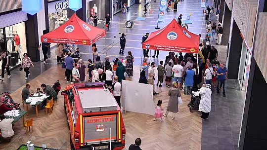 Büyükşehir İtfaiye'den AVM'de miniklere eğlence dolu eğitim
