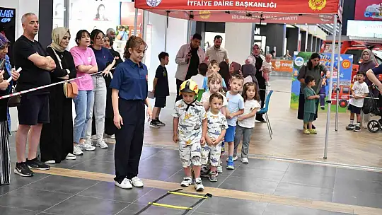 Büyükşehir İtfaiye'den AVM'de miniklere eğlence dolu eğitim