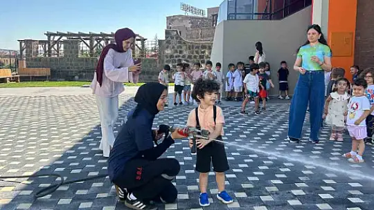 Büyükşehir İtfaiyesi'nden miniklere yangın ve deprem eğitimi
