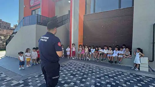 Büyükşehir İtfaiyesi'nden miniklere yangın ve deprem eğitimi