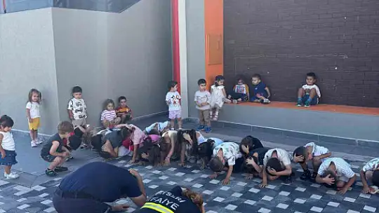 Büyükşehir İtfaiyesi'nden miniklere yangın ve deprem eğitimi