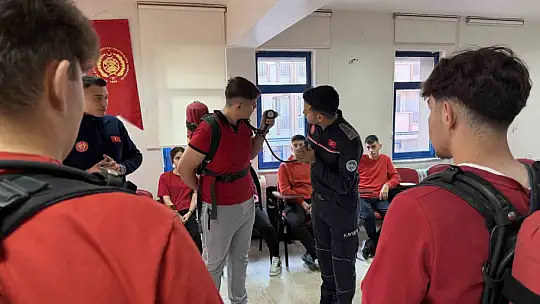 Büyükşehir itfaiyesinden stajyer lise öğrencilerine eğitim desteği