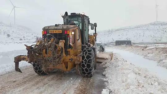 Büyükşehir kardan etkilenen 432 kilometrelik 54 mahalle yolunu ulaşıma açtı