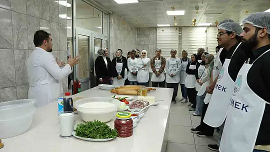 Büyükşehir KAYMEK'ten yabancı öğrencilere Kayseri Yemekleri Kursu ve Yağlama etkinliği