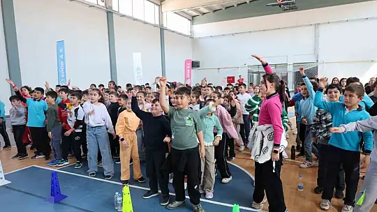 Büyükşehir Spor A.Ş.'den Develi'de 550 öğrenciye spor dolu buluşma