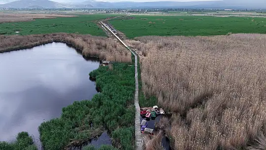 Büyükşehir, Sultan Sazlığı'ndaki yol yenileme çalışmasını tamamladı