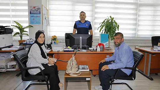 Büyükşehir zabıtasından güven veren duyarlılık: Kayıp cüzdan sahibine eksiksiz teslim edildi