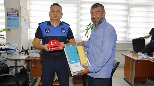 Büyükşehir zabıtasından güven veren duyarlılık: Kayıp cüzdan sahibine eksiksiz teslim edildi