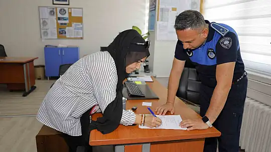 Büyükşehir zabıtasından güven veren duyarlılık: Kayıp cüzdan sahibine eksiksiz teslim edildi