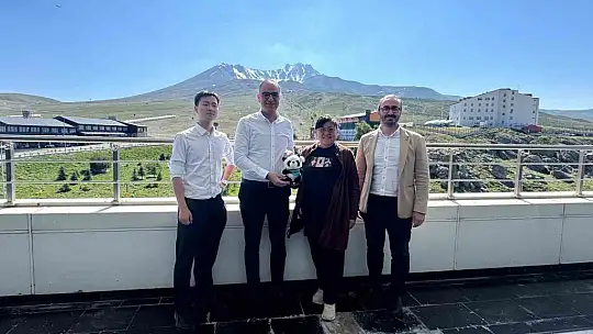 Büyükşehirden Çinli yetkililere, Erciyes ile ilgili kapsamlı kültür ve turizm sunumu