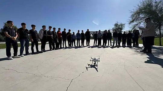 Büyükşehirden harita tapu kadastro alanı öğrencilerine drone teknolojileri ve CBS eğitimi