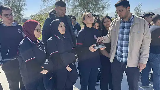 Büyükşehirden harita tapu kadastro alanı öğrencilerine drone teknolojileri ve CBS eğitimi