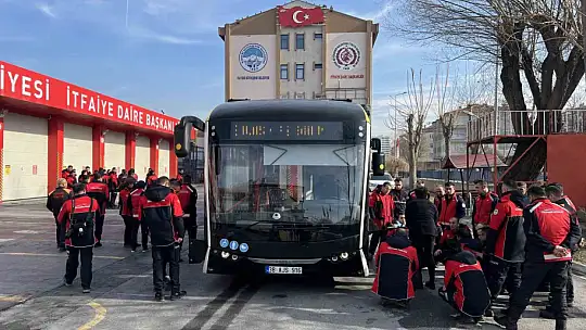 Büyükşehirden itfaiye personeline elektrikli araç arızalarına müdahale eğitimi