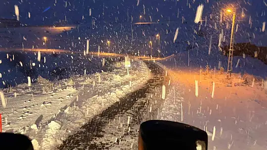 Büyükşehirden karla mücadele: 61 mahalle yolu ulaşıma açıldı