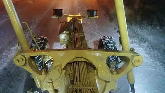 Büyükşehirden karla mücadele: 61 mahalle yolu ulaşıma açıldı