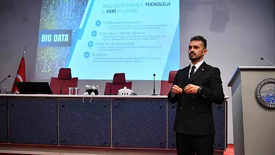 Büyükşehirden personele 'akıllı şehir' sunumu